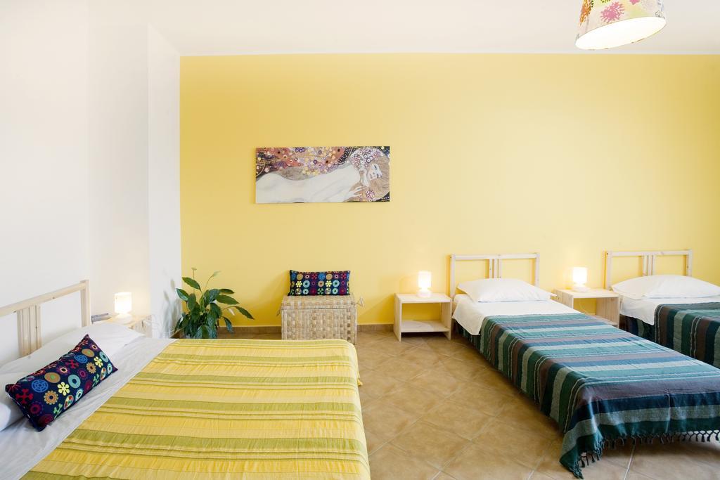 B&B La Gatta Bianca Oliveri Δωμάτιο φωτογραφία