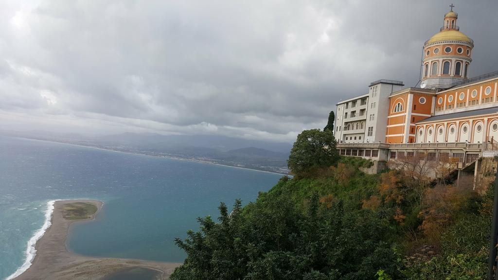 B&B La Gatta Bianca Oliveri Εξωτερικό φωτογραφία